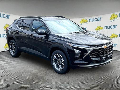 Mosaic Black Metallic 2026 Chevrolet Trax LT