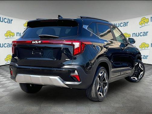Fusion Black 2024 Kia Seltos SX Turbo