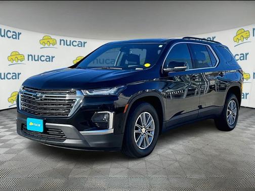 Mosaic Black Metallic 2023 Chevrolet Traverse LT Cloth