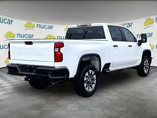 Summit White 2024 Chevrolet Silverado 2500 Custom