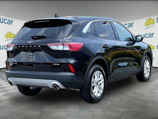 Agate Black Metallic 2022 Ford Escape SE