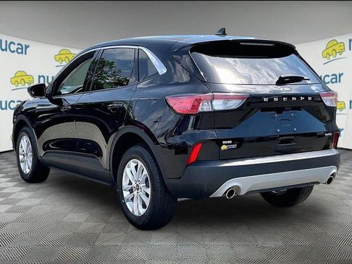 Agate Black Metallic 2022 Ford Escape SE