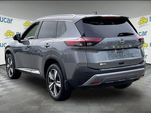 Gun Metallic 2023 Nissan Rogue SL