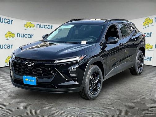 Mosaic Black Metallic 2026 Chevrolet Trax LT