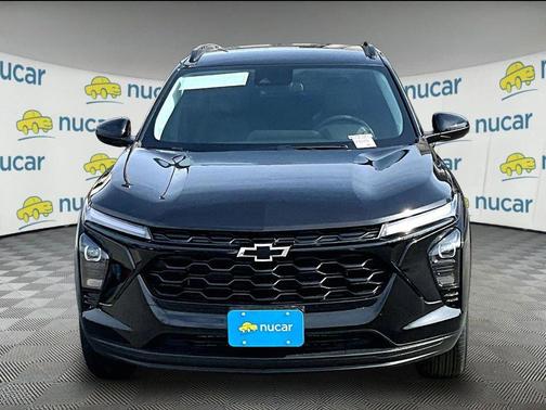 Mosaic Black Metallic 2026 Chevrolet Trax LT
