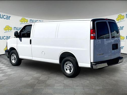 2025 Chevrolet Express 2500 RWD 2500 Regular Wheelbase WT