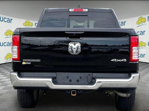 Diamond Black Crystal Pearlcoat 2022 RAM 1500 Big Horn/Lone Star