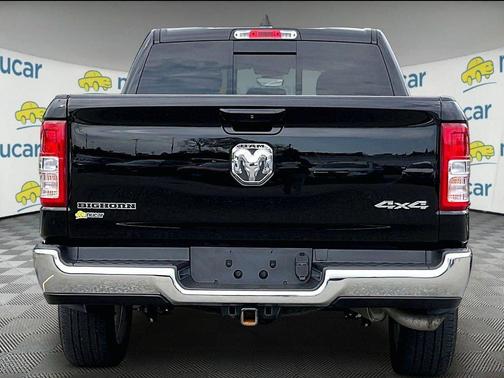 Diamond Black Crystal Pearlcoat 2022 RAM 1500 Big Horn/Lone Star