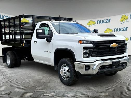 2025 Chevrolet Silverado 3500 WT
