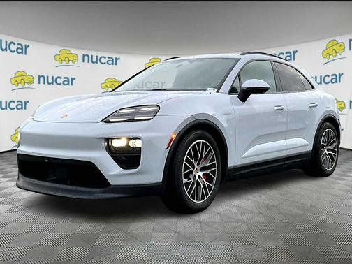 2025 Porsche Macan 4S