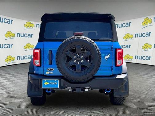 Velocity Blue Metallic 2023 Ford Bronco Black Diamond