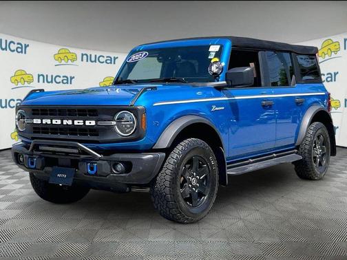 Velocity Blue Metallic 2023 Ford Bronco Black Diamond