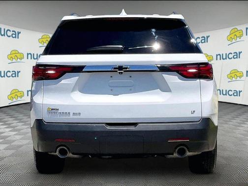 White 2023 Chevrolet Traverse LT Cloth