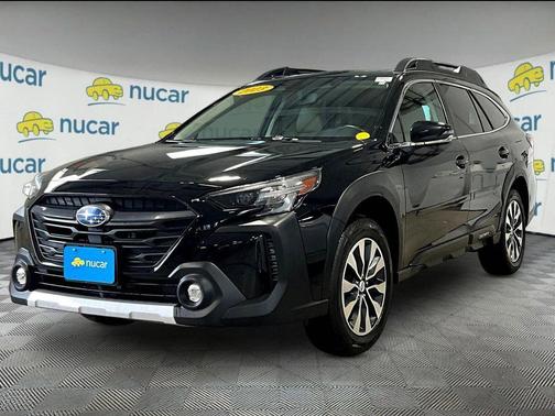 Crystal Black Silica 2023 Subaru Outback Limited