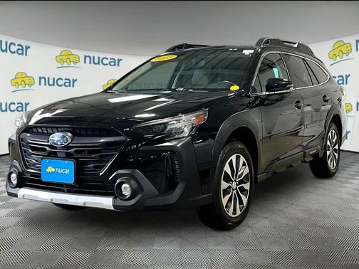 Crystal Black Silica 2023 Subaru Outback Limited