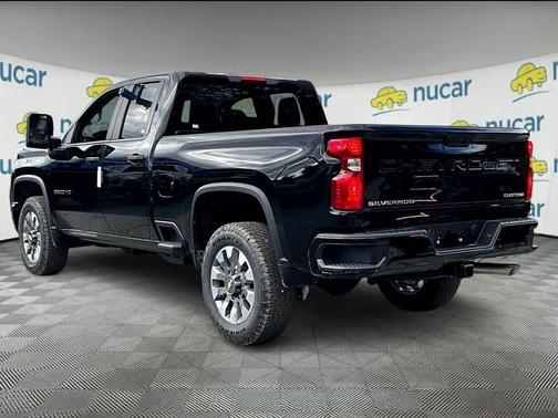 2026 Chevrolet Silverado 2500 Custom