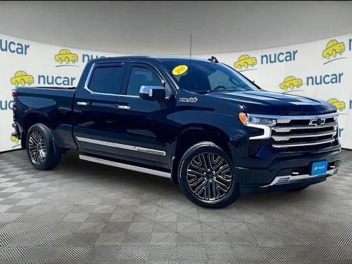 Black 2022 Chevrolet Silverado 1500 High Country