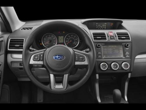 Crystal White Pearl 2018 Subaru Forester 2.5i