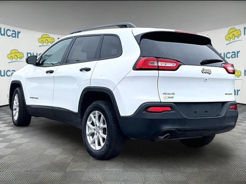 2016 Jeep Cherokee Sport