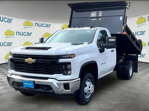 Summit White 2026 Chevrolet Silverado 3500 WT
