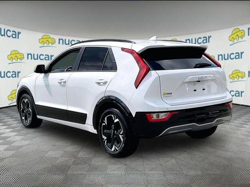 Snow White Pearl 2023 Kia Niro EV Wind