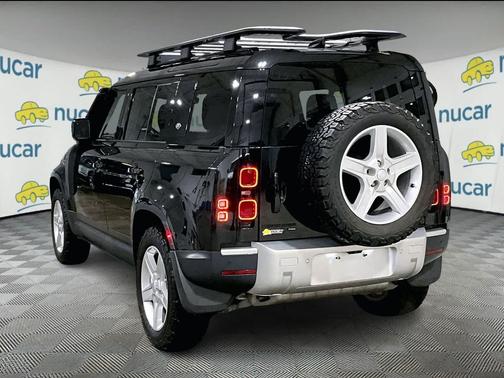 2022 Land Rover Defender 110 SE