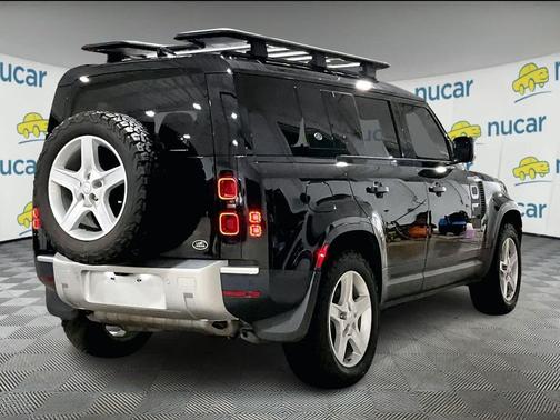 2022 Land Rover Defender 110 SE