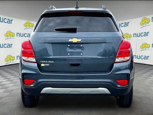 Gray 2022 Chevrolet Trax LT