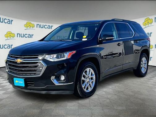 Mosaic Black Metallic 2019 Chevrolet Traverse LT Cloth