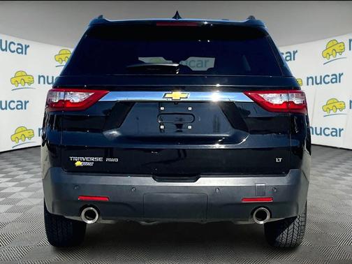 Mosaic Black Metallic 2019 Chevrolet Traverse LT Cloth