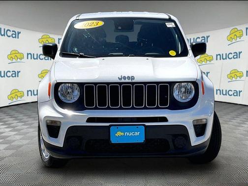 Alpine White Clearcoat 2023 Jeep Renegade Latitude