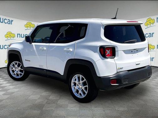 Alpine White Clearcoat 2023 Jeep Renegade Latitude
