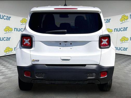 Alpine White Clearcoat 2023 Jeep Renegade Latitude