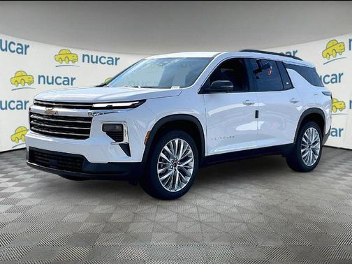 White 2027 Chevrolet Traverse LT