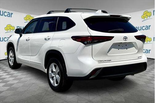 2021 Toyota Highlander LE