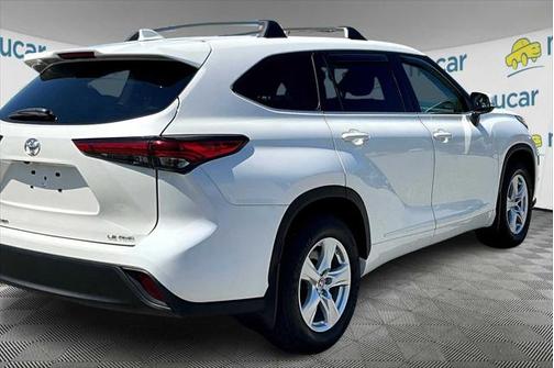 2021 Toyota Highlander LE