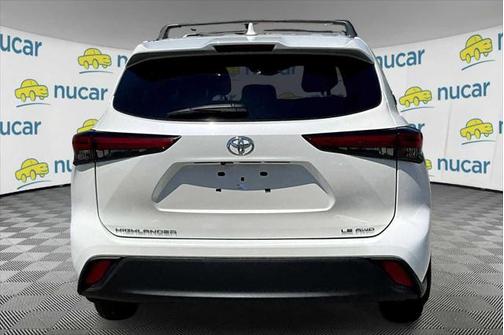 2021 Toyota Highlander LE