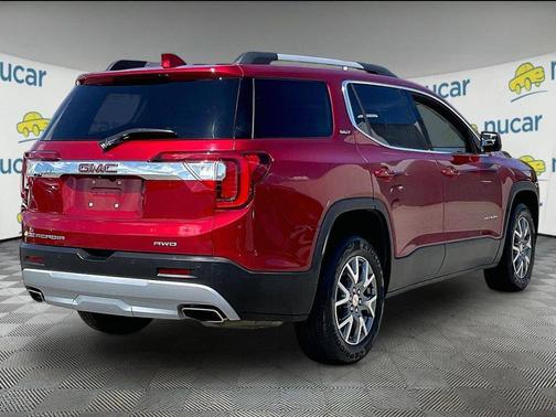 Red 2022 GMC Acadia SLT