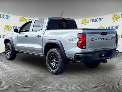 Sterling Gray Metallic 2024 Chevrolet Colorado Trail Boss