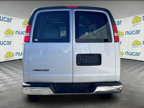 2026 Chevrolet Express 2500 2500 Regular Wheelbase, WT, RWD