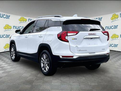 Summit White 2022 GMC Terrain SLT
