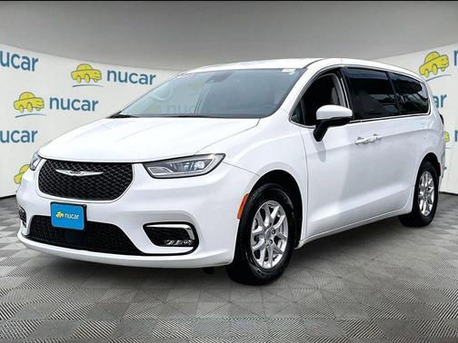 Bright White Clearcoat 2023 Chrysler Pacifica Touring L