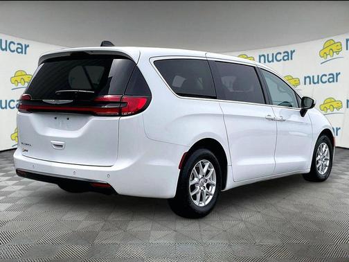 Bright White Clearcoat 2023 Chrysler Pacifica Touring L