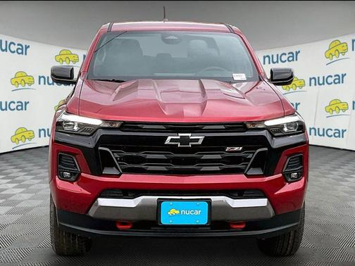 Radiant Red Tintcoat 2026 Chevrolet Colorado Z71