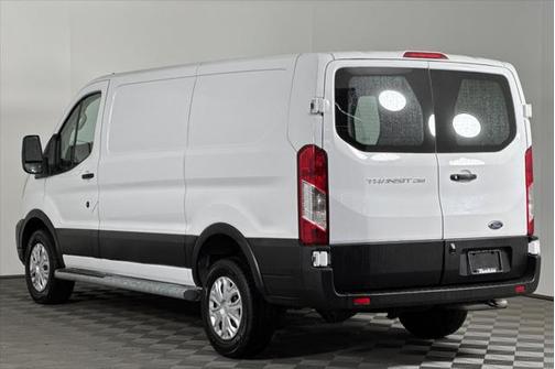 2022 Ford Transit-250 Base