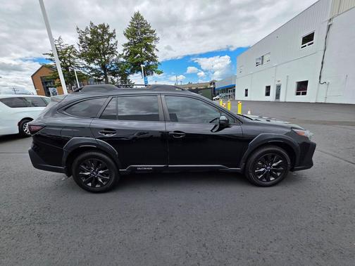 Crystal Black Silica 2023 Subaru Outback Onyx Edition