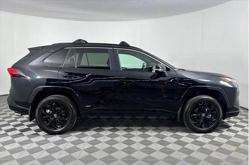 2024 Toyota RAV4 Hybrid SE