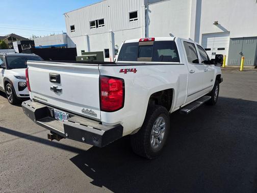 Summit White 2018 Chevrolet Silverado 3500 High Country