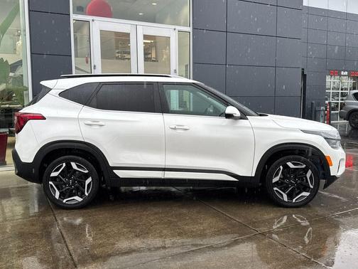 Snow White Pearl 2024 Kia Seltos SX Turbo