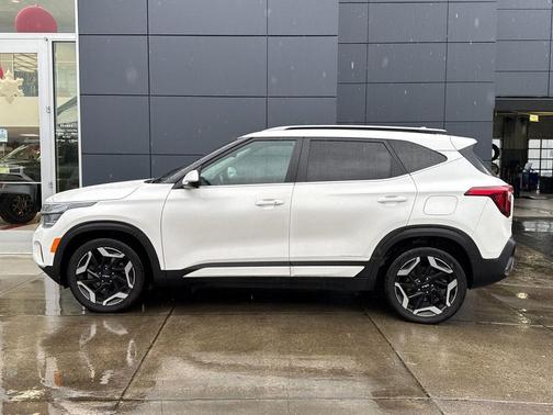Snow White Pearl 2024 Kia Seltos SX Turbo